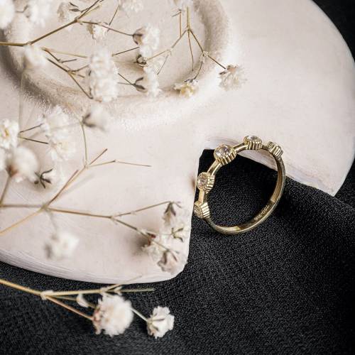 Multistone ring